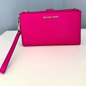 New Authentic Michael Kors Wristlet Wallet